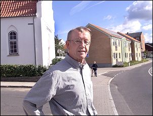 Bent Rasmussen foran Lyngby Kirkesal