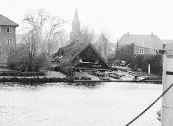 Silkeborg Roklubs hus i ruiner i 1944